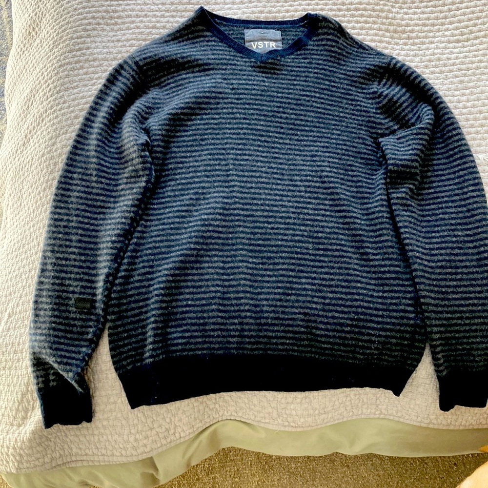 VSTR sweater